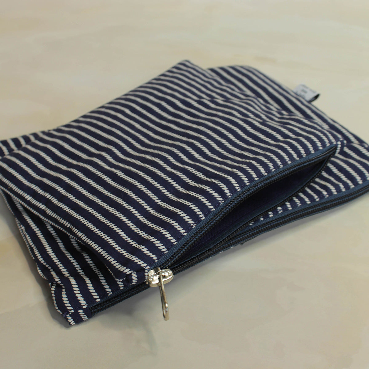 Blue stripes flat pouch 2.0 (Set of 2)